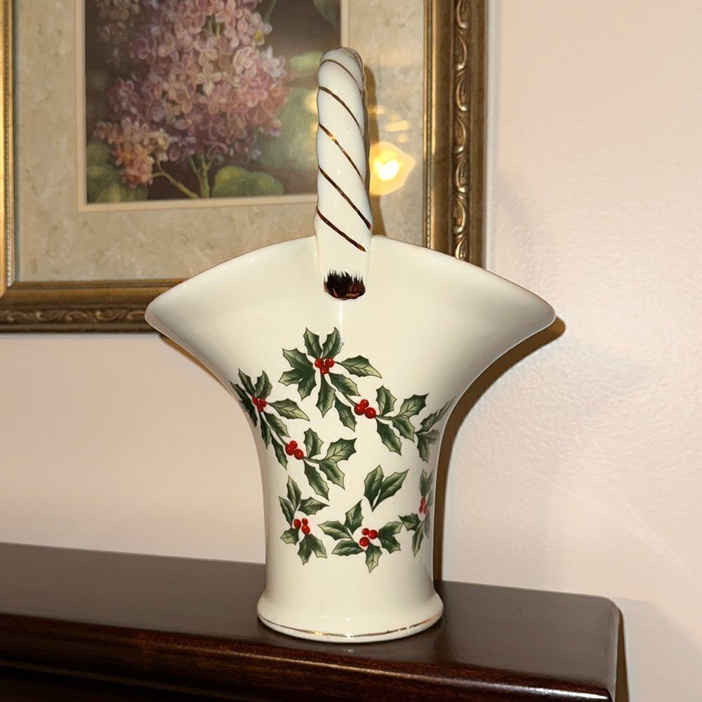 Living Quarters Christmas Winterberry Basket Vase White Green Red Gold